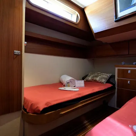 Bådhotel Blue Ii Yacht